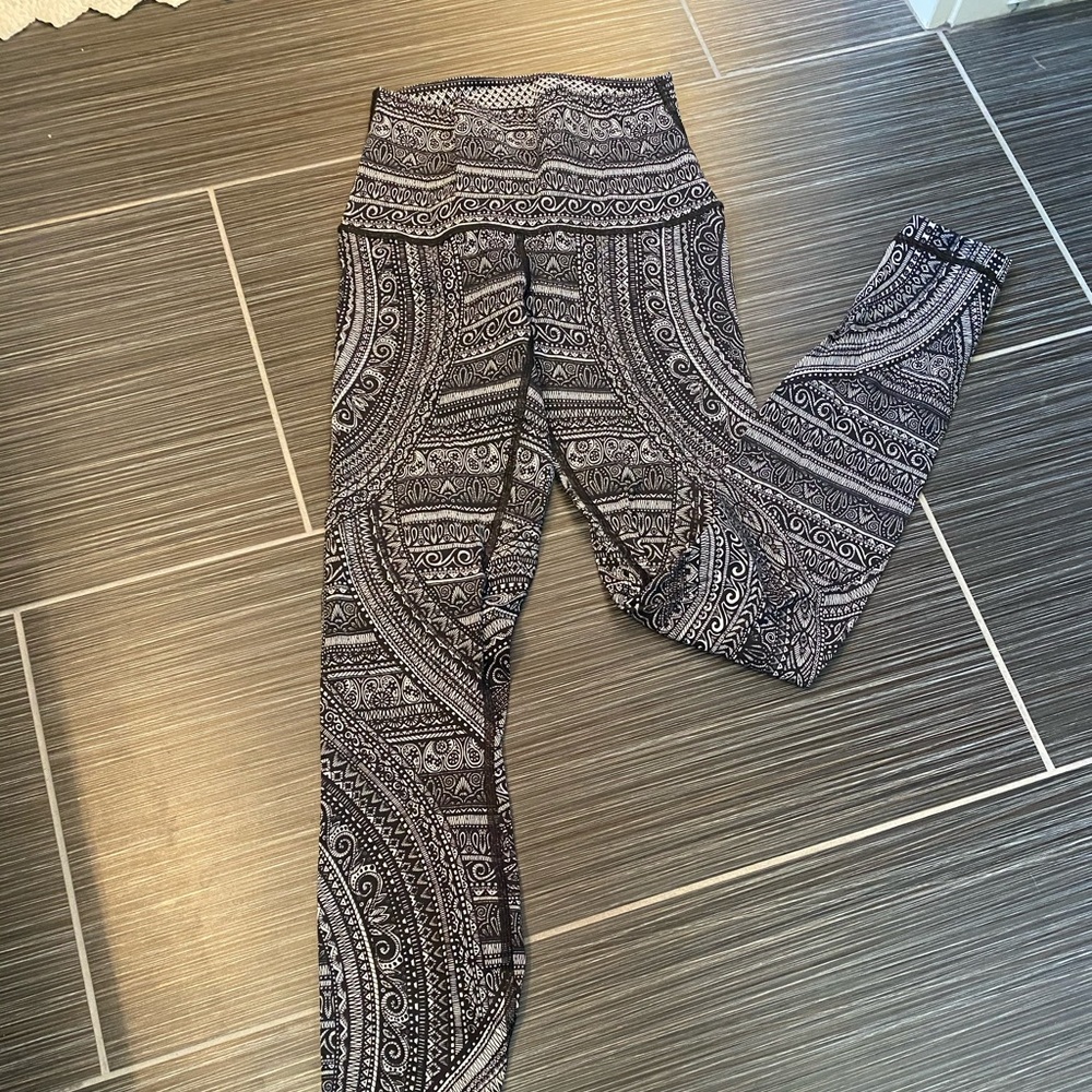 Lululemon wanderlust pants